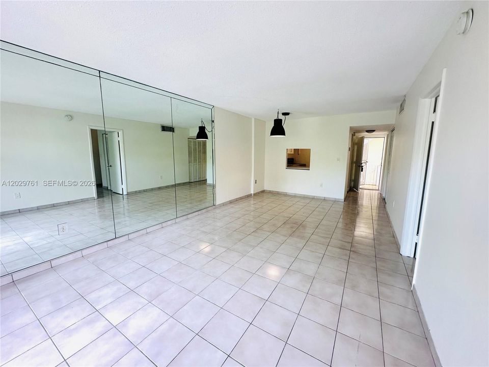 Vendido Recientemente: $285,000 (1 camas, 1 baños, 750 Pies cuadrados)