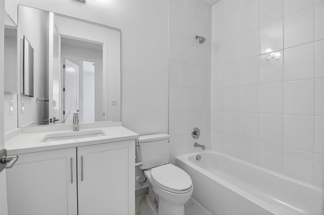 Full Bathroom