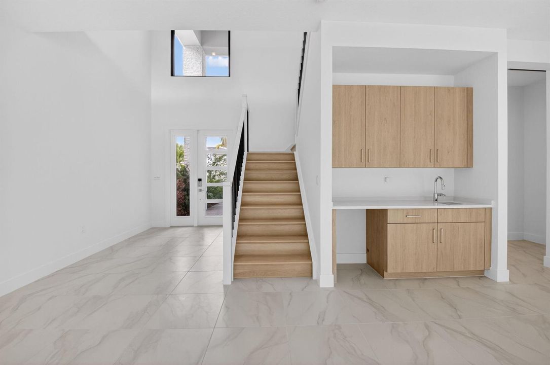 Foyer & Breakfast Bar