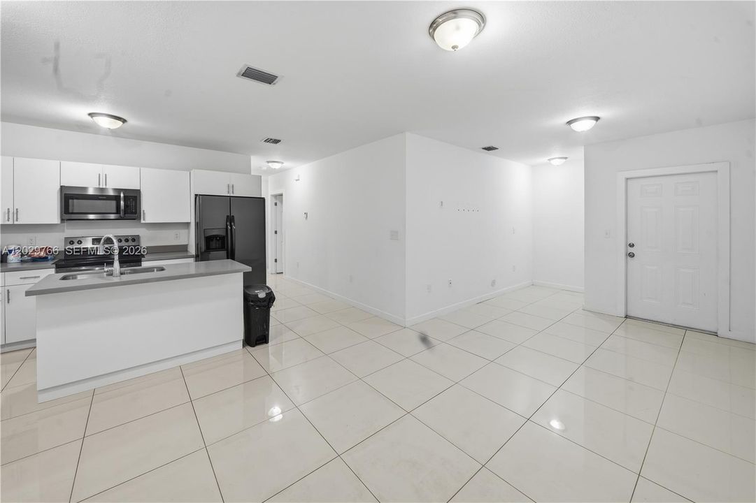 En Venta: $825,000 (0 camas, 0 baños, 2440 Pies cuadrados)