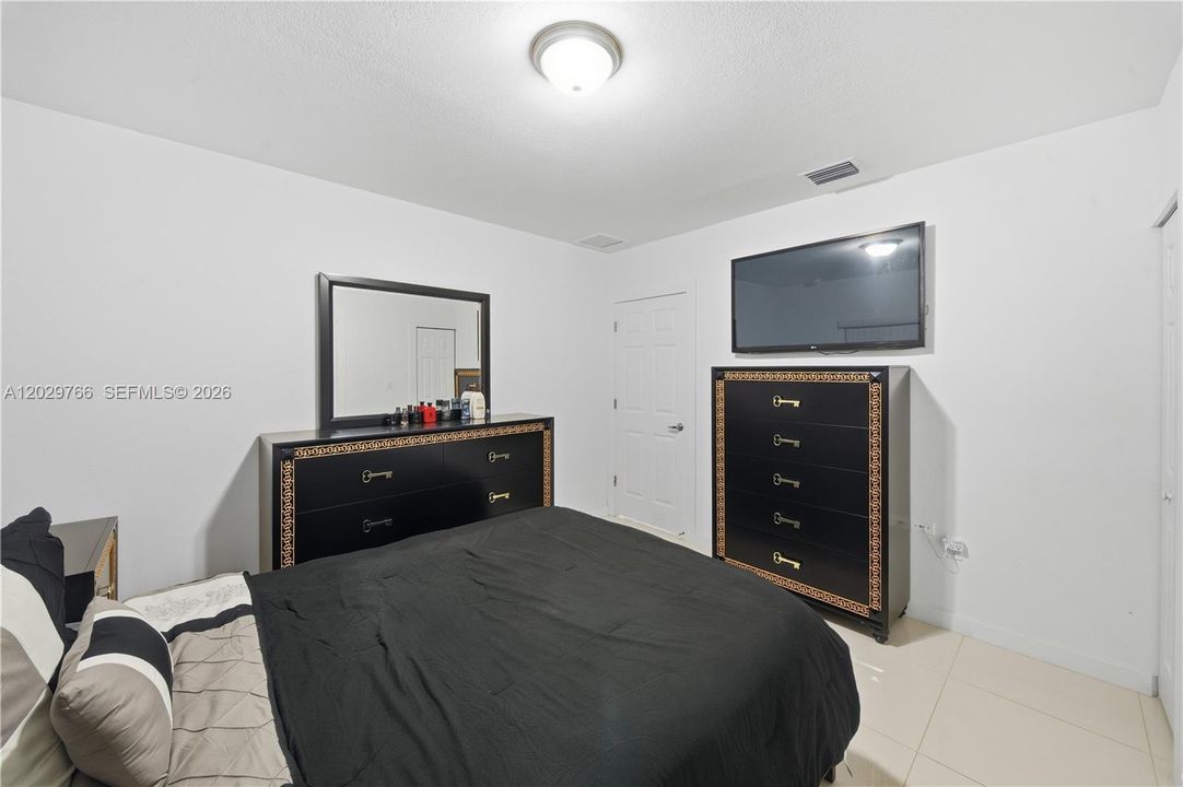 En Venta: $825,000 (0 camas, 0 baños, 2440 Pies cuadrados)