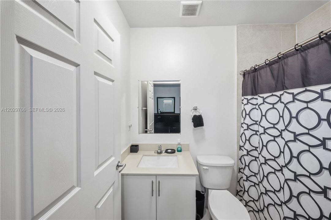 En Venta: $825,000 (0 camas, 0 baños, 2440 Pies cuadrados)