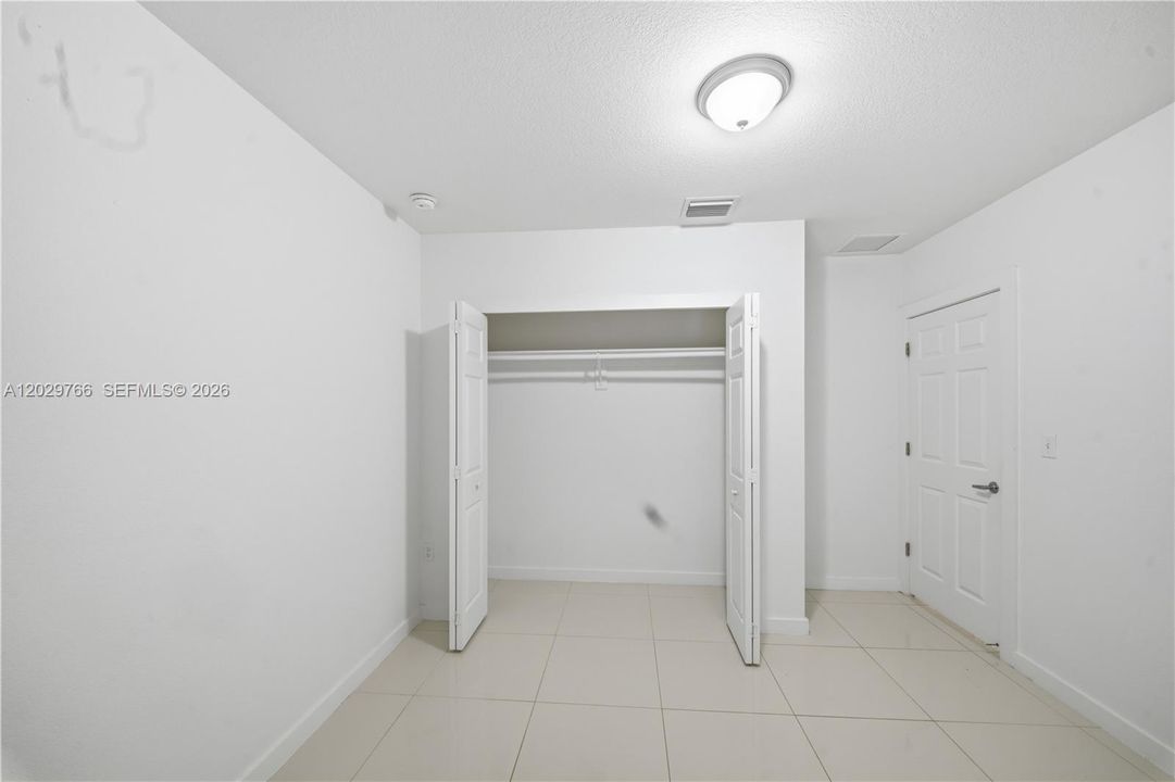 En Venta: $825,000 (0 camas, 0 baños, 2440 Pies cuadrados)