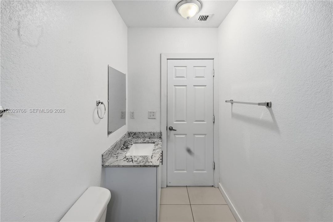 En Venta: $825,000 (0 camas, 0 baños, 2440 Pies cuadrados)