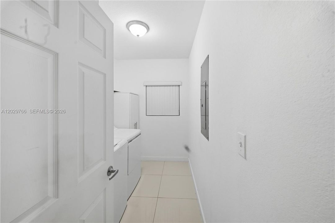 En Venta: $825,000 (0 camas, 0 baños, 2440 Pies cuadrados)
