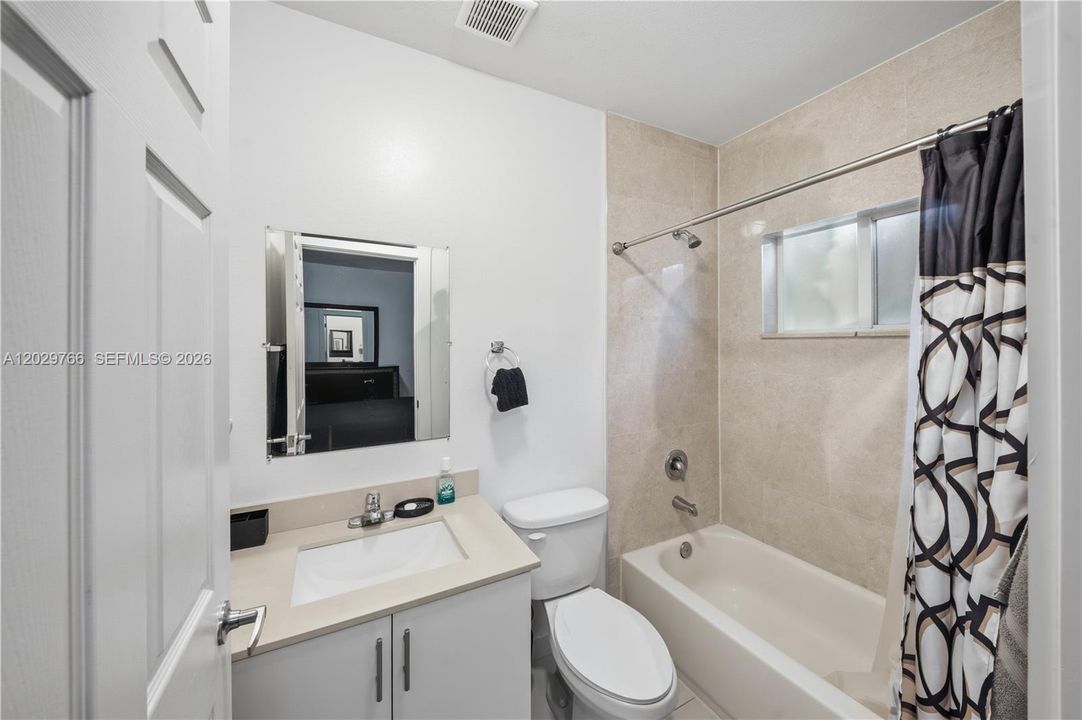 En Venta: $825,000 (0 camas, 0 baños, 2440 Pies cuadrados)