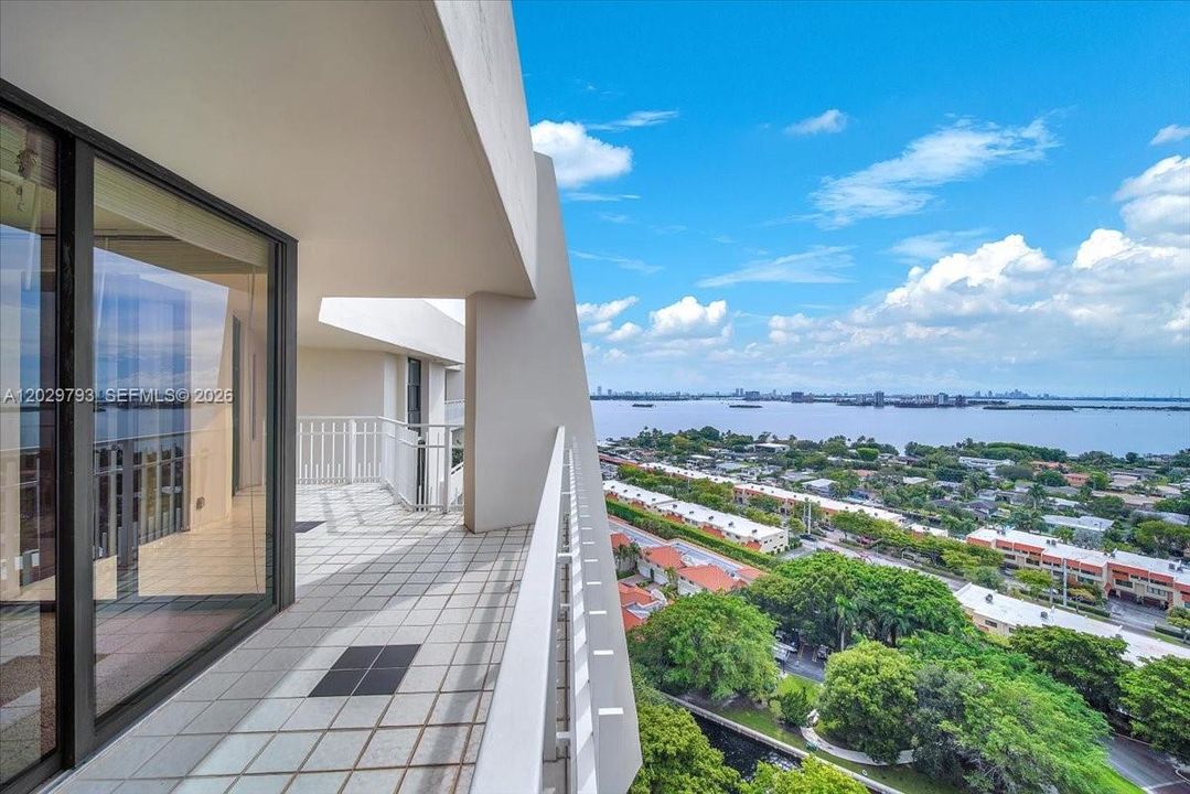 For Rent: $3,650 (2 beds, 2 baths, 1312 Square Feet)