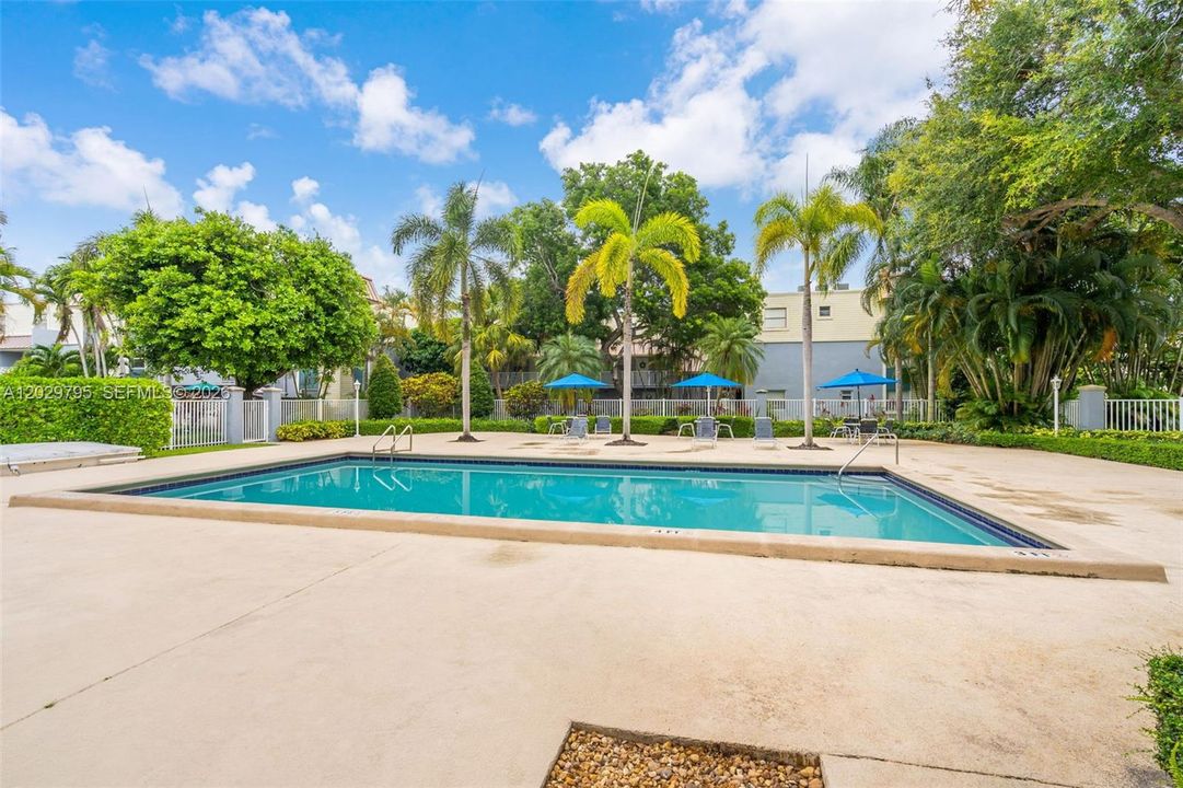 En Venta: $330,000 (2 camas, 1 baños, 988 Pies cuadrados)