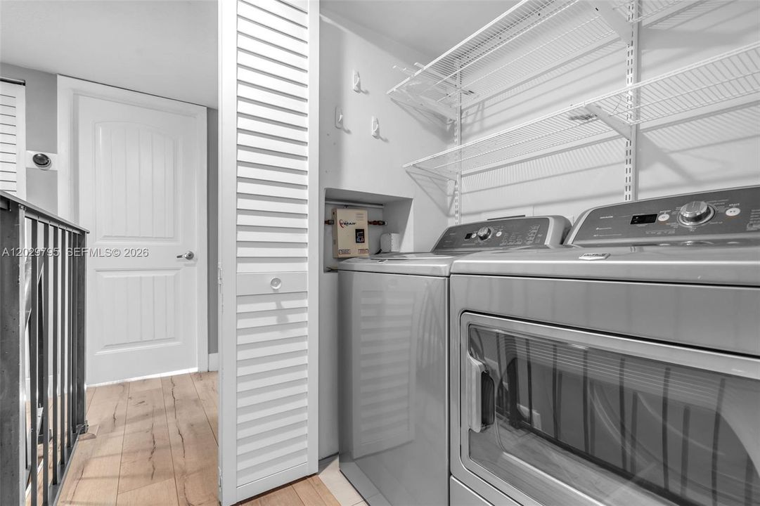 En Venta: $330,000 (2 camas, 1 baños, 988 Pies cuadrados)