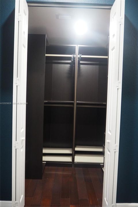 В аренду: $9,800 (5 спален, 4 ванн, 4339 Квадратных фут)