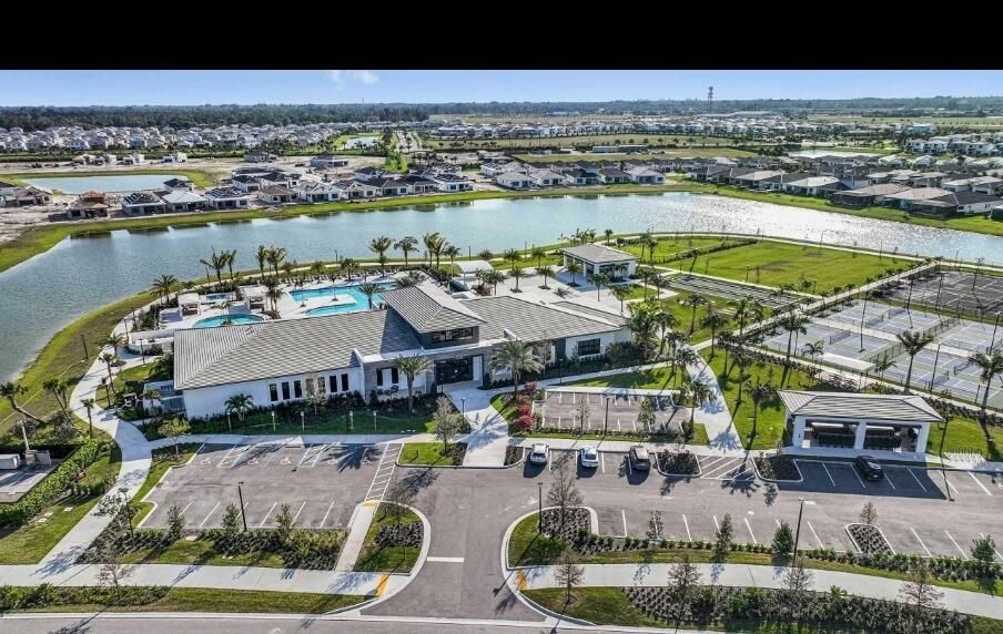 Cresswind Clubhouse1