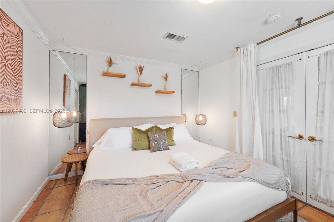 For Sale: $759,000 (3 beds, 2 baths, 1959 Square Feet)
