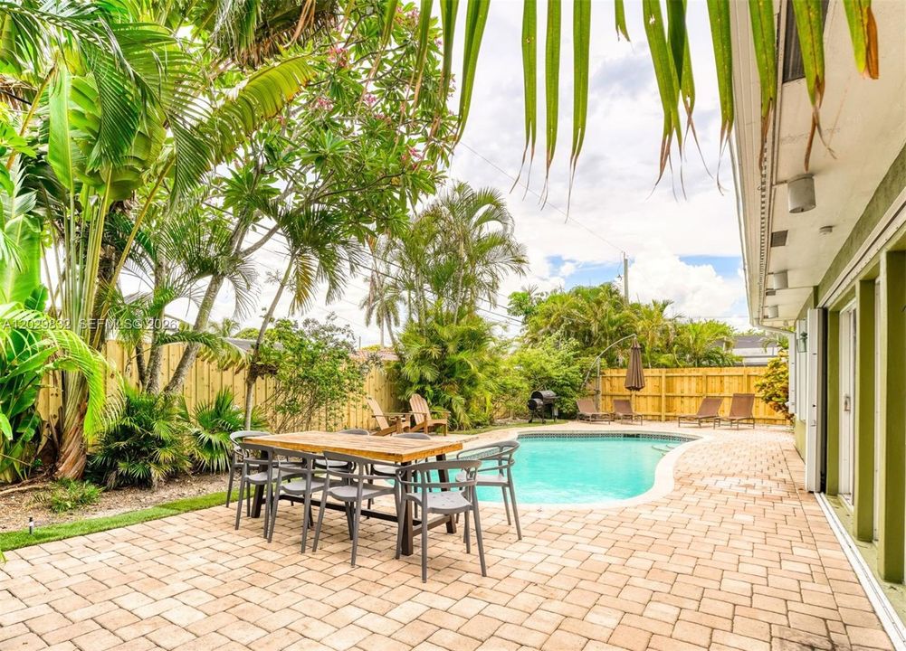 For Sale: $759,000 (3 beds, 2 baths, 1959 Square Feet)