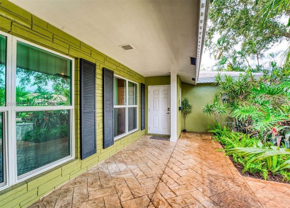 For Sale: $759,000 (3 beds, 2 baths, 1959 Square Feet)