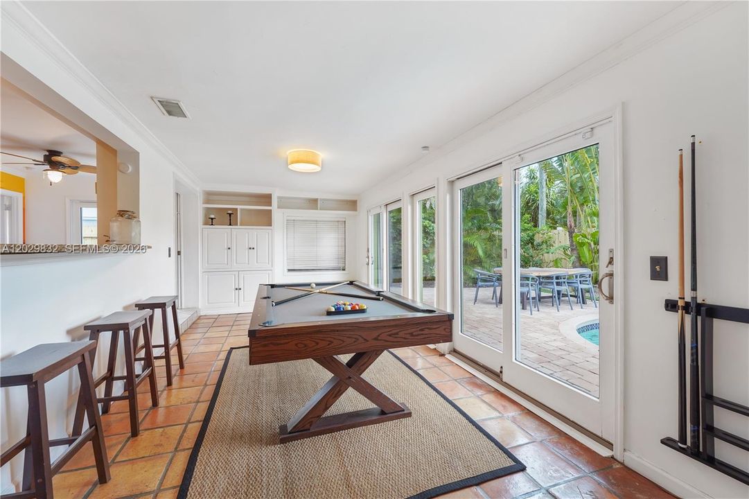 For Sale: $759,000 (3 beds, 2 baths, 1959 Square Feet)