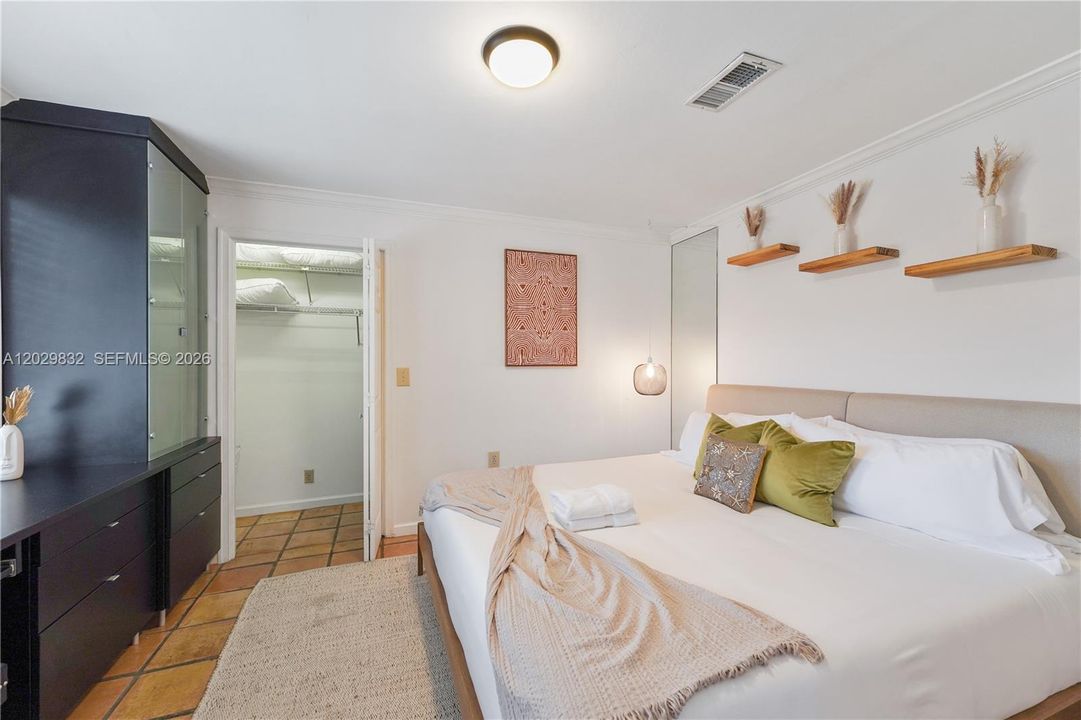 For Sale: $759,000 (3 beds, 2 baths, 1959 Square Feet)