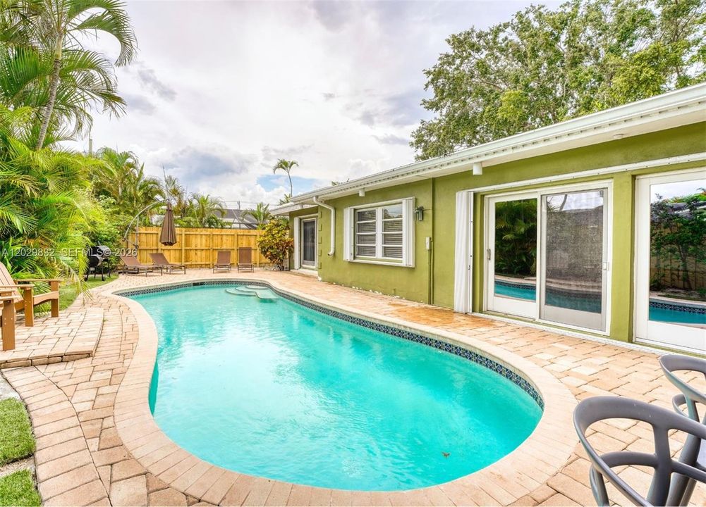 For Sale: $759,000 (3 beds, 2 baths, 1959 Square Feet)