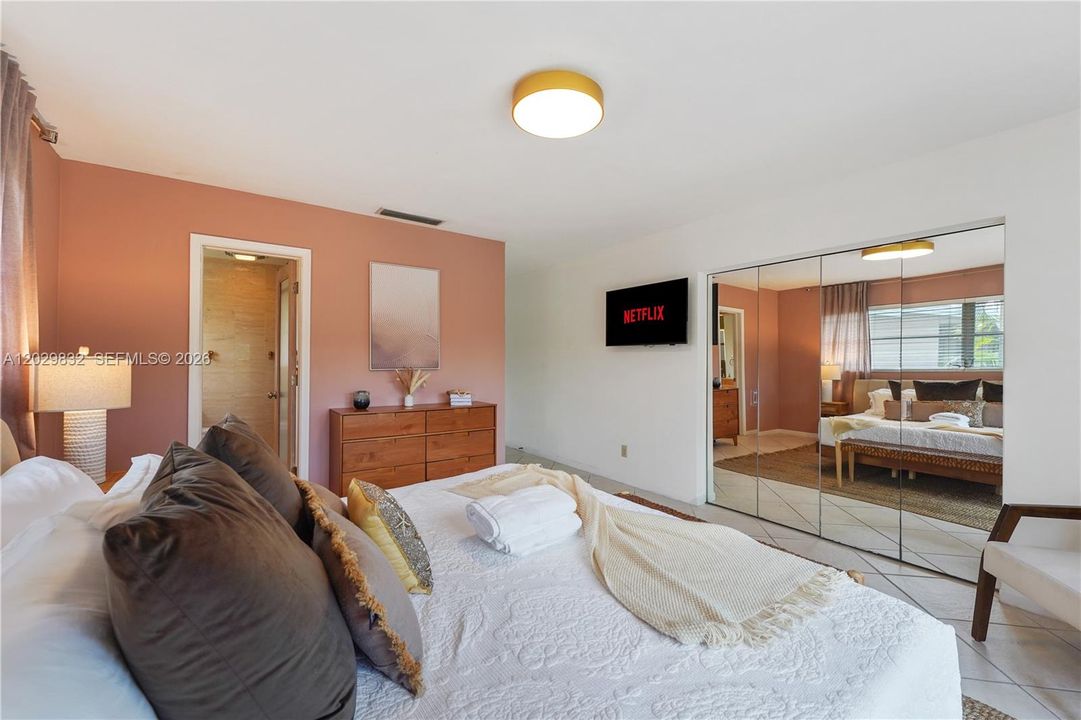 For Sale: $759,000 (3 beds, 2 baths, 1959 Square Feet)