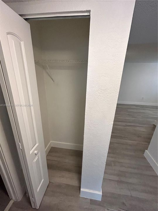 For Sale: $257,000 (2 beds, 1 baths, 777 Square Feet)