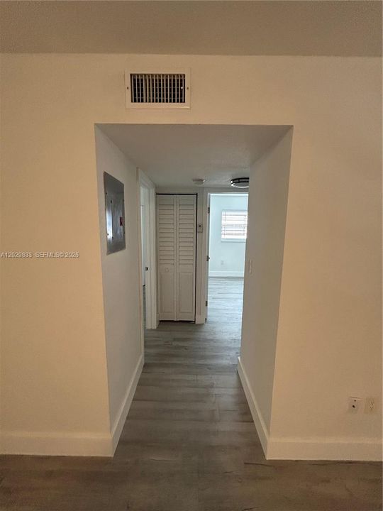 For Sale: $257,000 (2 beds, 1 baths, 777 Square Feet)