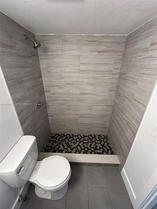 For Sale: $257,000 (2 beds, 1 baths, 777 Square Feet)