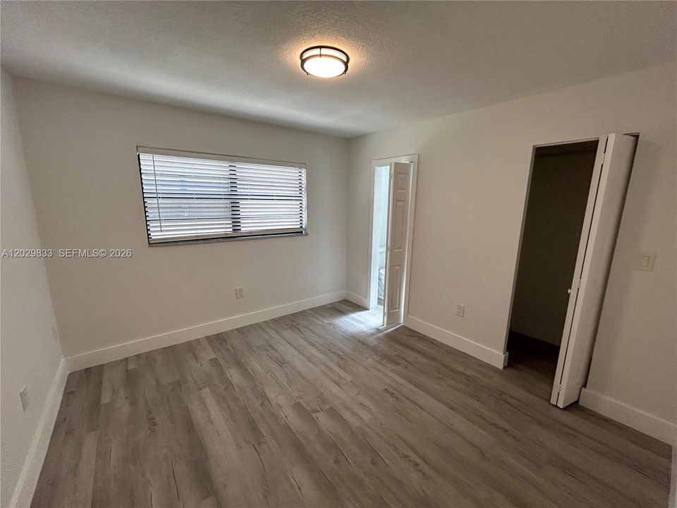 For Sale: $257,000 (2 beds, 1 baths, 777 Square Feet)