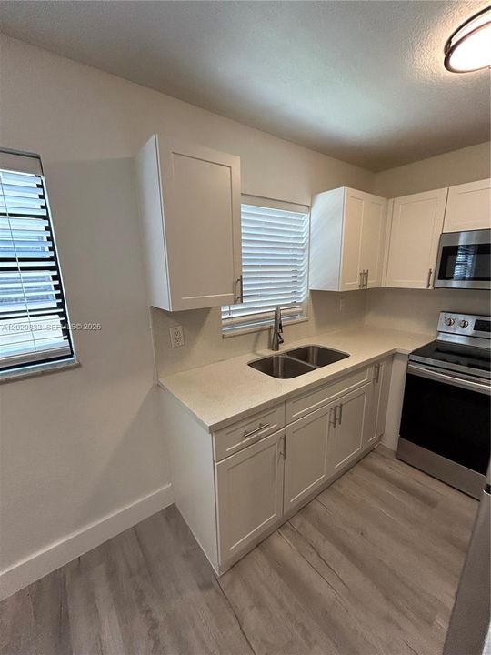 For Sale: $257,000 (2 beds, 1 baths, 777 Square Feet)