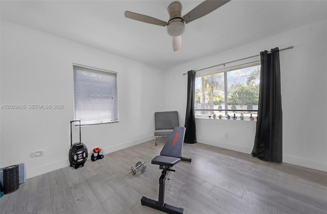 For Sale: $2,750,000 (3 beds, 2 baths, 1903 Square Feet)