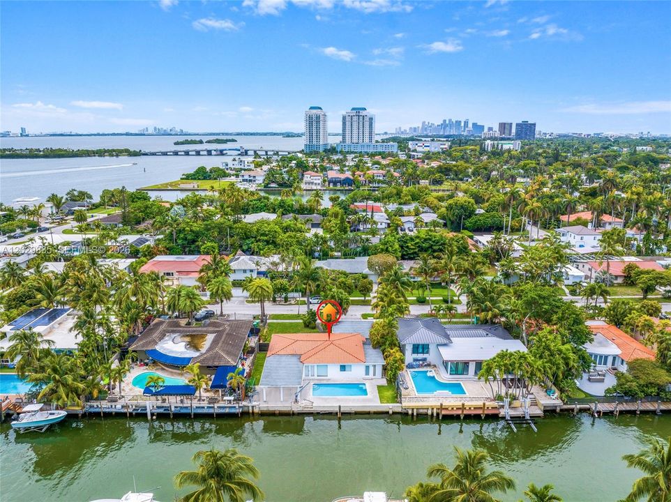 For Sale: $2,750,000 (3 beds, 2 baths, 1903 Square Feet)