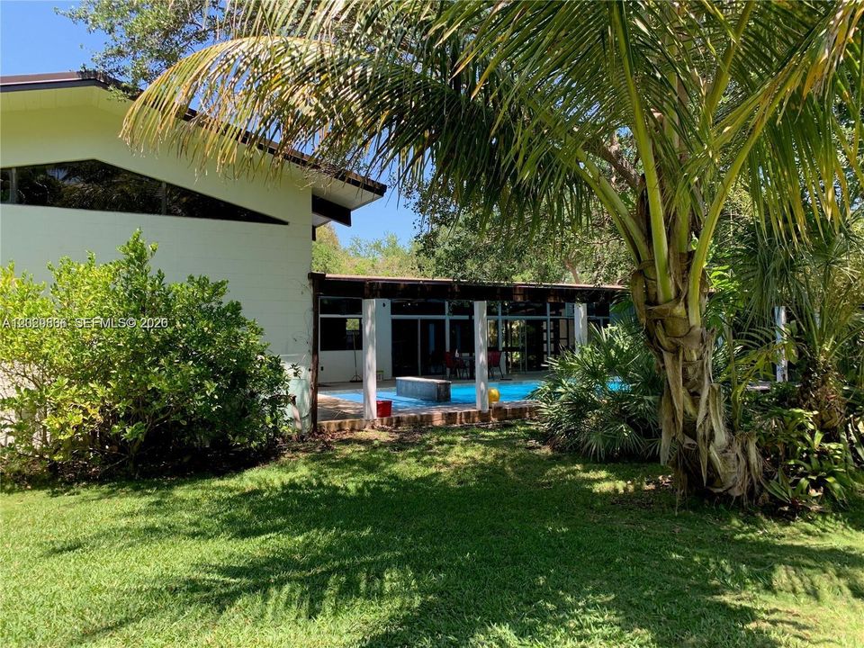 Active With Contract: $2,790,000 (4 beds, 3 baths, 3976 Square Feet)