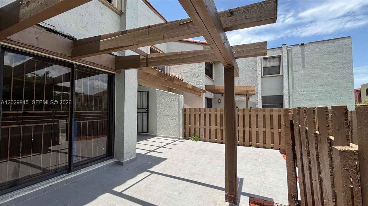 На продажу: $339,000 (3 спален, 2 ванн, 1083 Квадратных фут)
