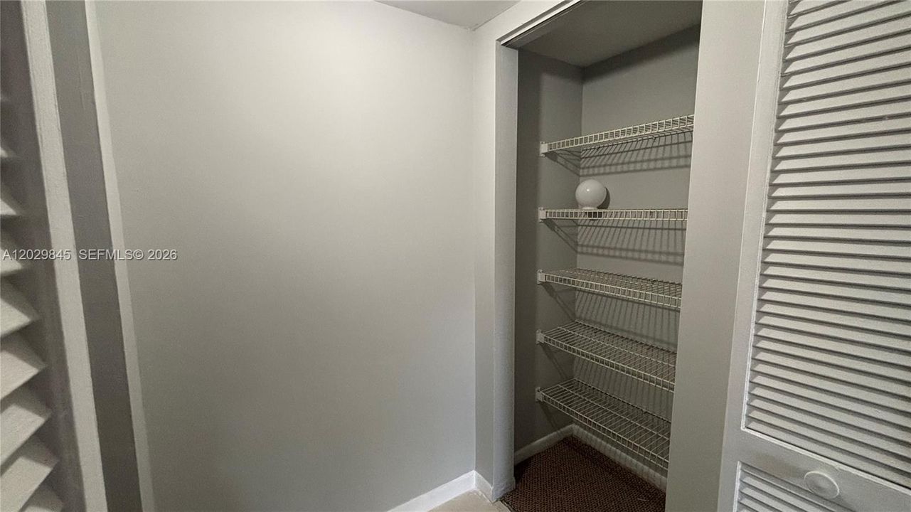 На продажу: $339,000 (3 спален, 2 ванн, 1083 Квадратных фут)