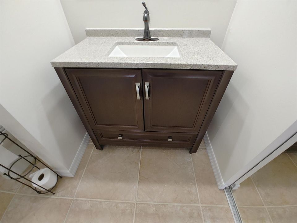 MASTER BATH SINK