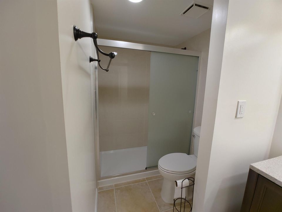 MASTER BATH SHOWER