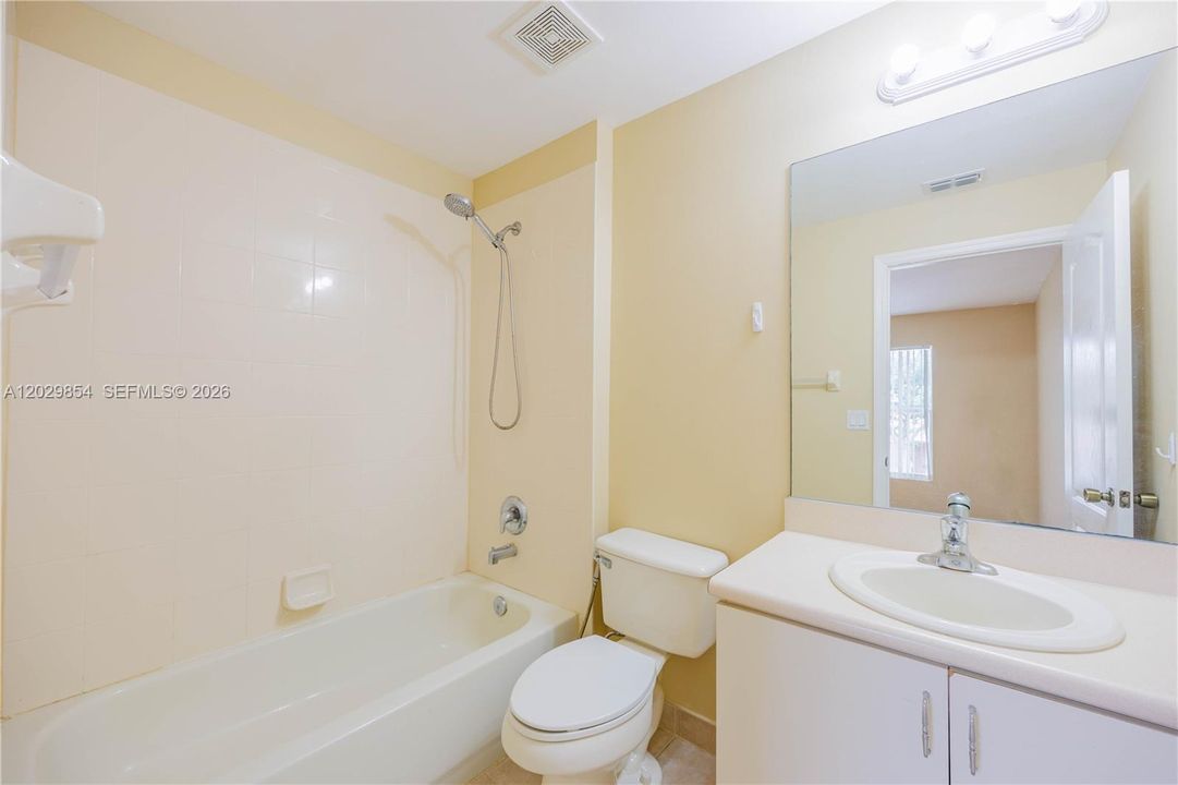 For Sale: $370,000 (2 beds, 2 baths, 1507 Square Feet)