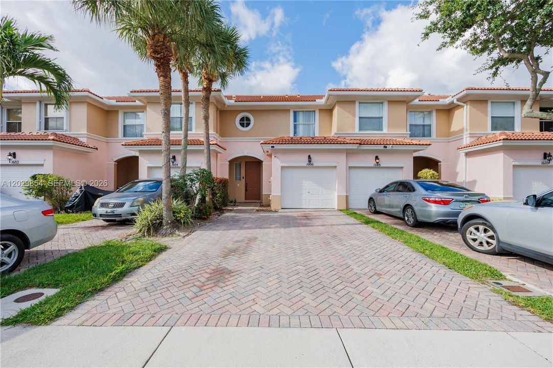 For Sale: $370,000 (2 beds, 2 baths, 1507 Square Feet)