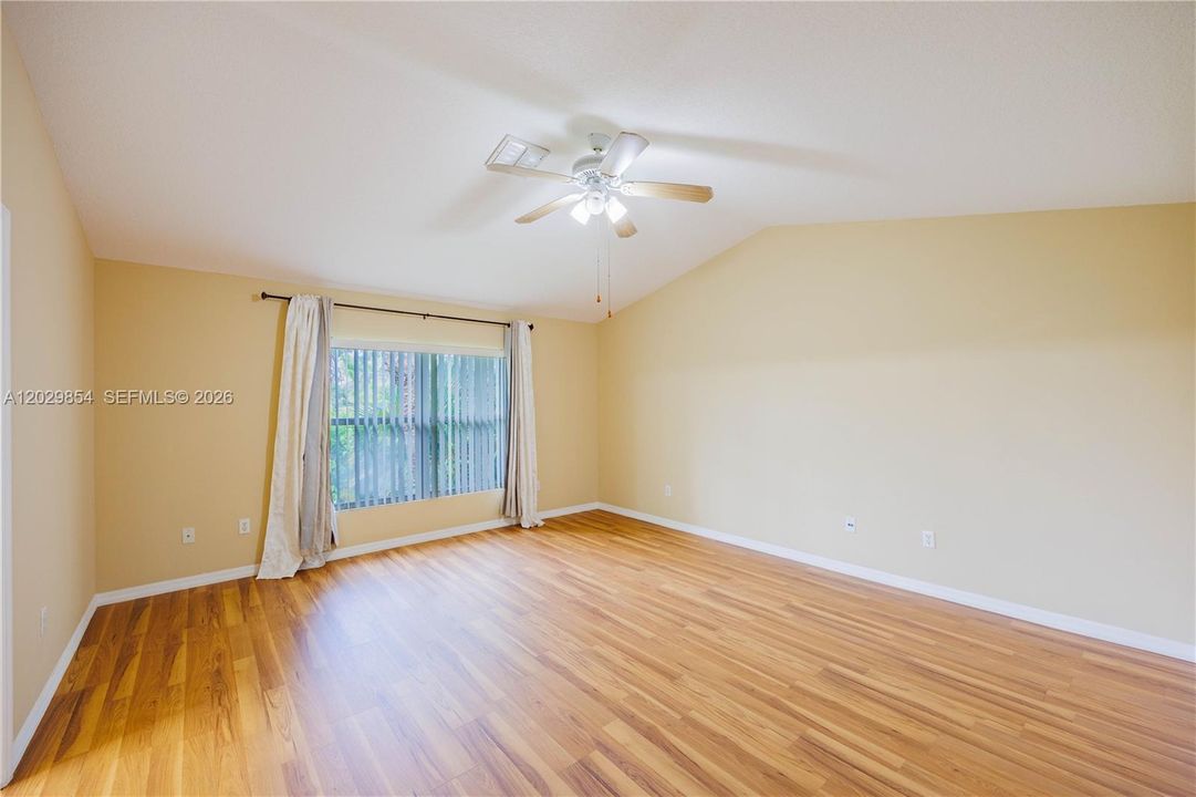 For Sale: $370,000 (2 beds, 2 baths, 1507 Square Feet)