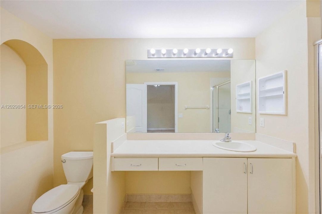 For Sale: $370,000 (2 beds, 2 baths, 1507 Square Feet)