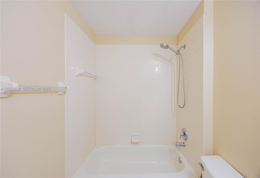 For Sale: $370,000 (2 beds, 2 baths, 1507 Square Feet)