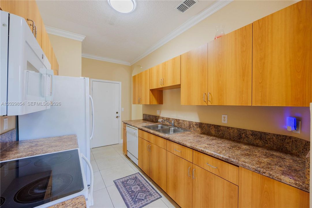 For Sale: $370,000 (2 beds, 2 baths, 1507 Square Feet)