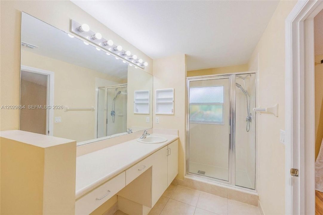 For Sale: $370,000 (2 beds, 2 baths, 1507 Square Feet)