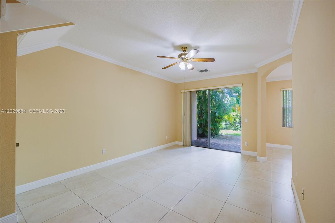 For Sale: $370,000 (2 beds, 2 baths, 1507 Square Feet)