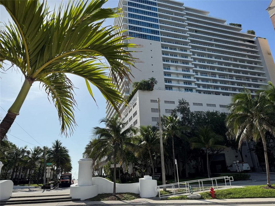 RITZ CARLTON HOTEL NEXT DOOR