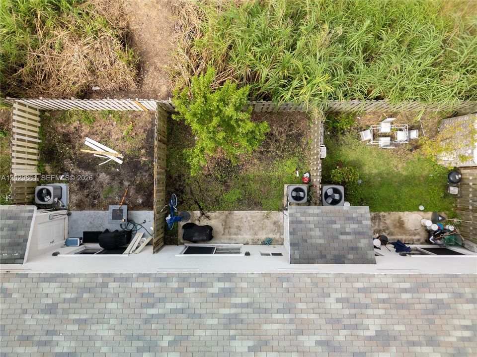 Activo con contrato: $2,350 (3 camas, 2 baños, 1464 Pies cuadrados)