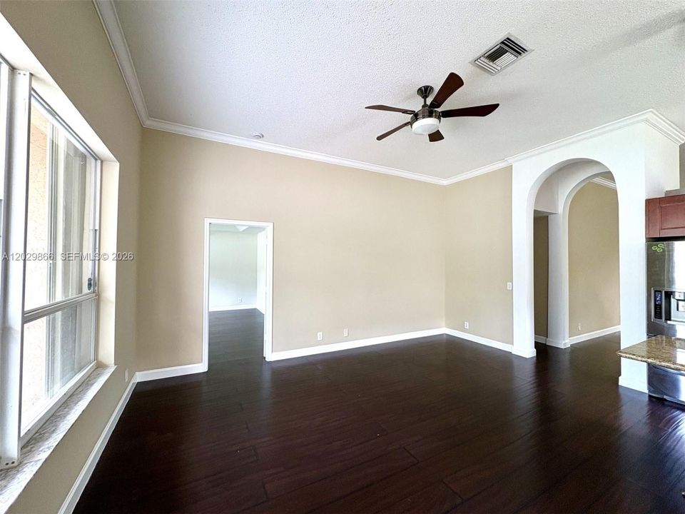 For Rent: $4,200 (3 beds, 2 baths, 1889 Square Feet)