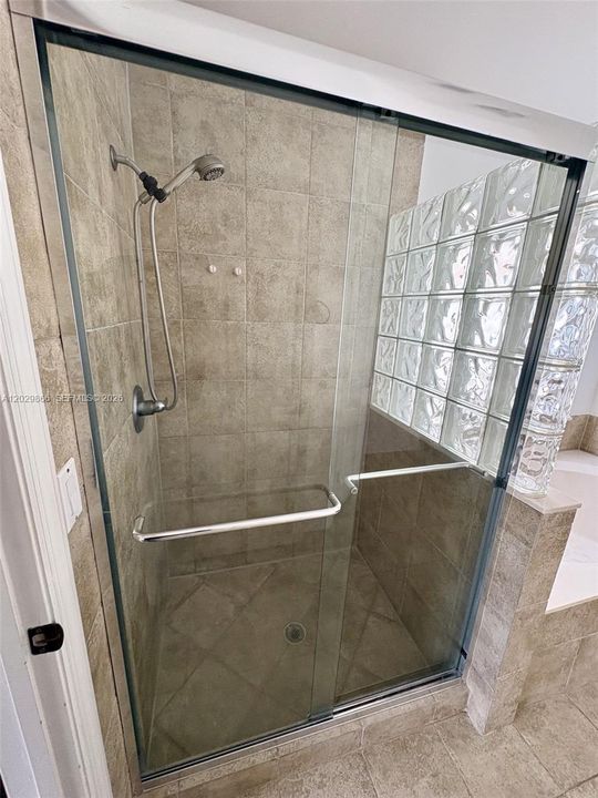 For Rent: $4,200 (3 beds, 2 baths, 1889 Square Feet)