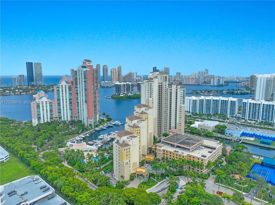 For Sale: $535,000 (2 beds, 2 baths, 1730 Square Feet)