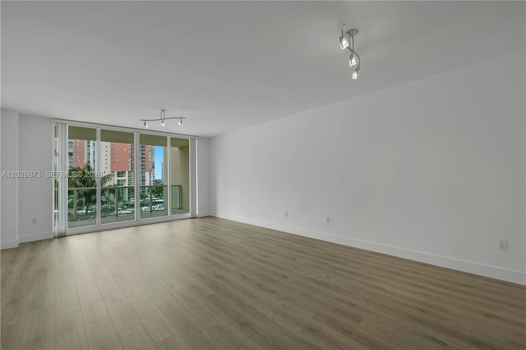 For Sale: $535,000 (2 beds, 2 baths, 1730 Square Feet)
