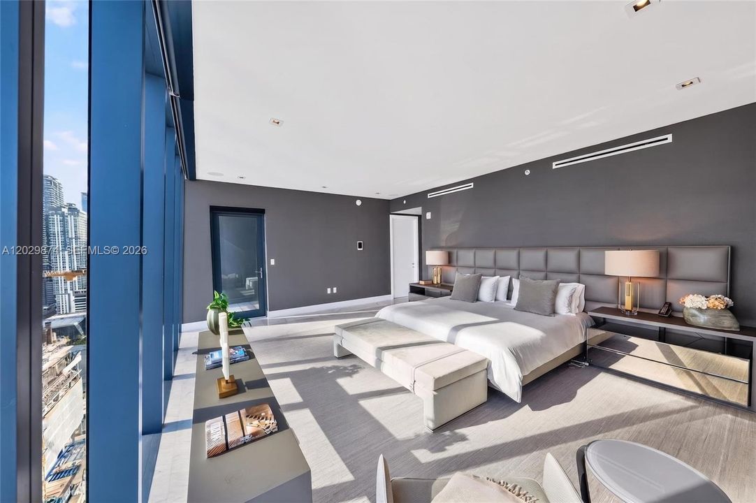 For Sale: $4,300,000 (3 beds, 3 baths, 3083 Square Feet)