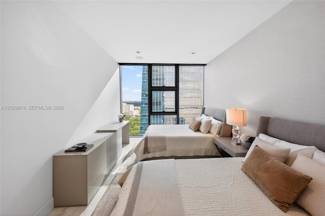 For Sale: $4,300,000 (3 beds, 3 baths, 3083 Square Feet)